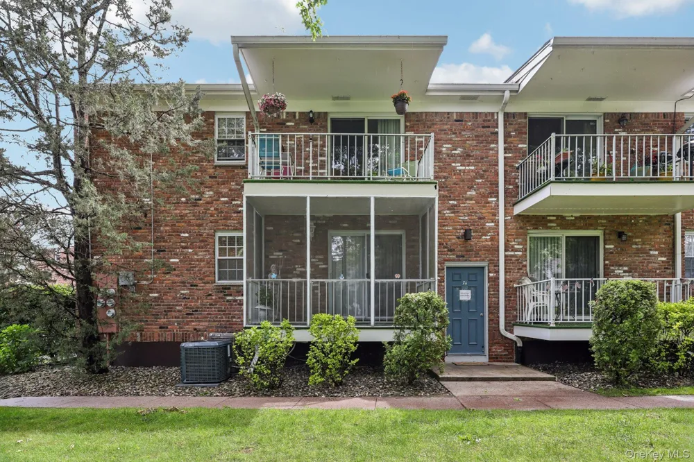 74 Bon Aire Circle #Q12 Suffern, NY 10901