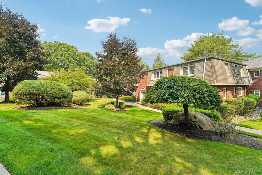 74 Bon Aire Circle #Q12 Suffern, NY 10901
