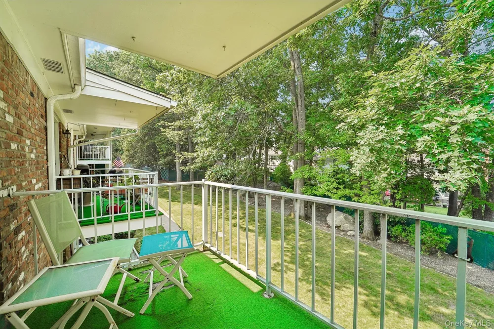 74 Bon Aire Circle #Q12 Suffern, NY 10901