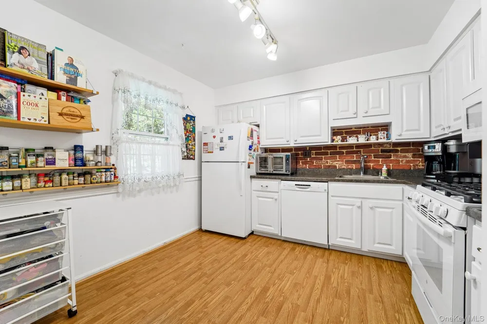 74 Bon Aire Circle #Q12 Suffern, NY 10901