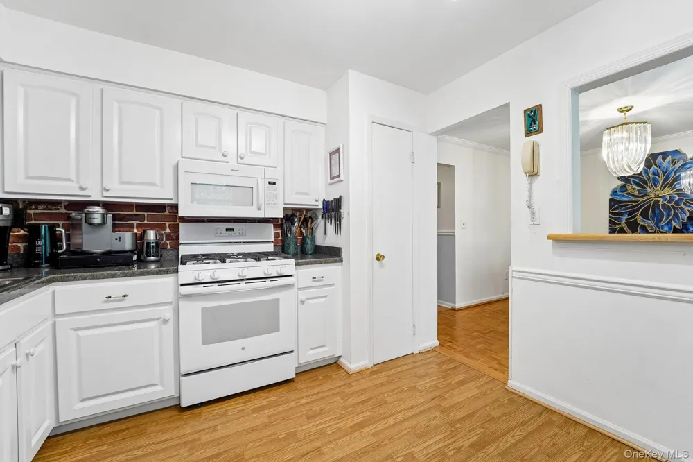 74 Bon Aire Circle #Q12 Suffern, NY 10901