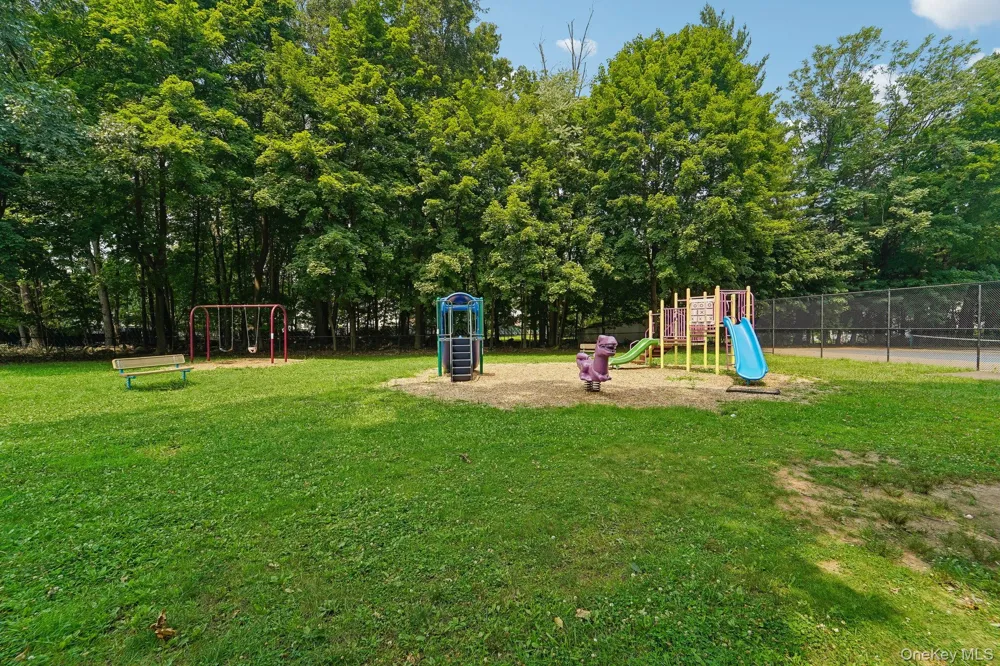 74 Bon Aire Circle #Q12 Suffern, NY 10901