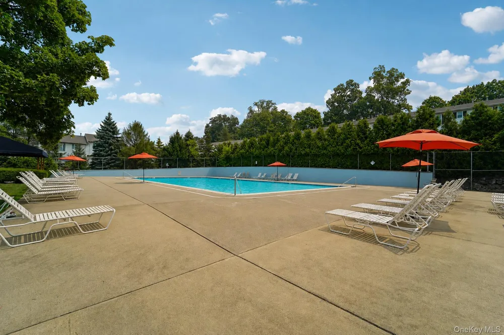 74 Bon Aire Circle #Q12 Suffern, NY 10901