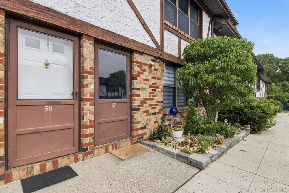 58 Bailey Court #58 Middle Island, NY 11953