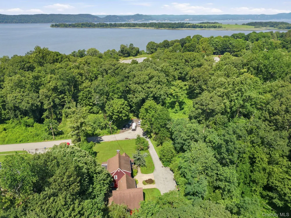 44 Beach Road Ossining, NY 10562