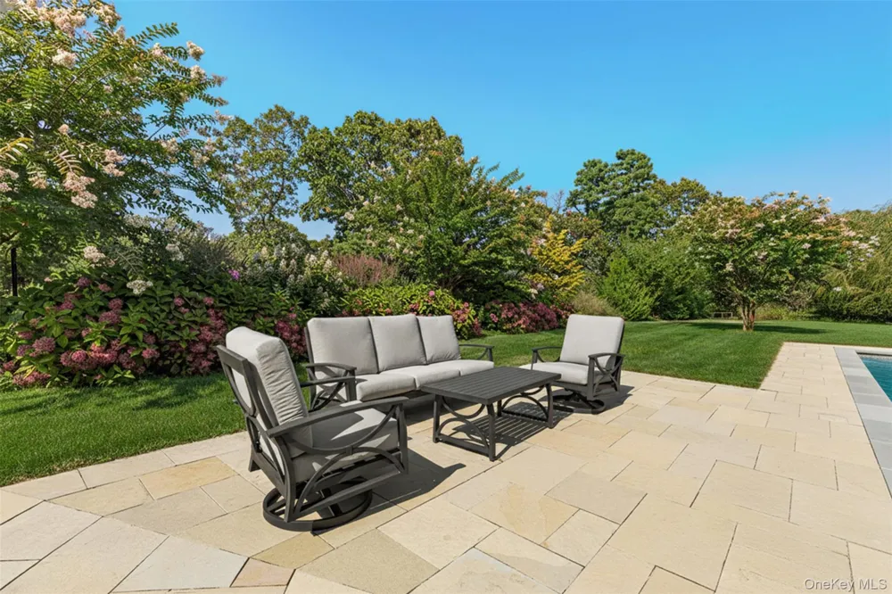 89 Old Canoe Place Road Hampton Bays, NY 11946