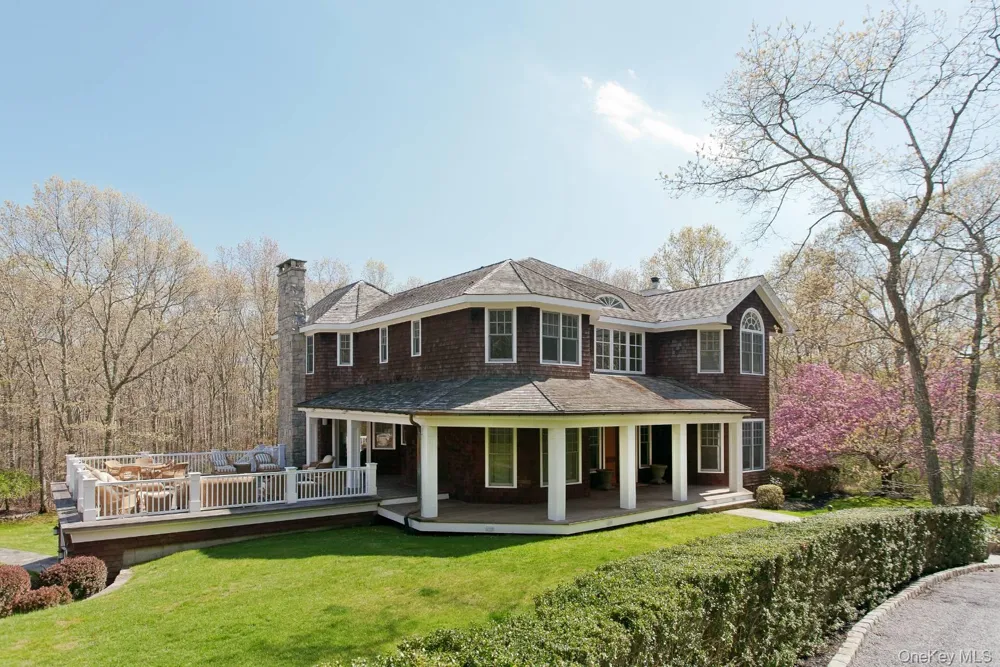 1477 Deerfield Road Water Mill, NY 11976
