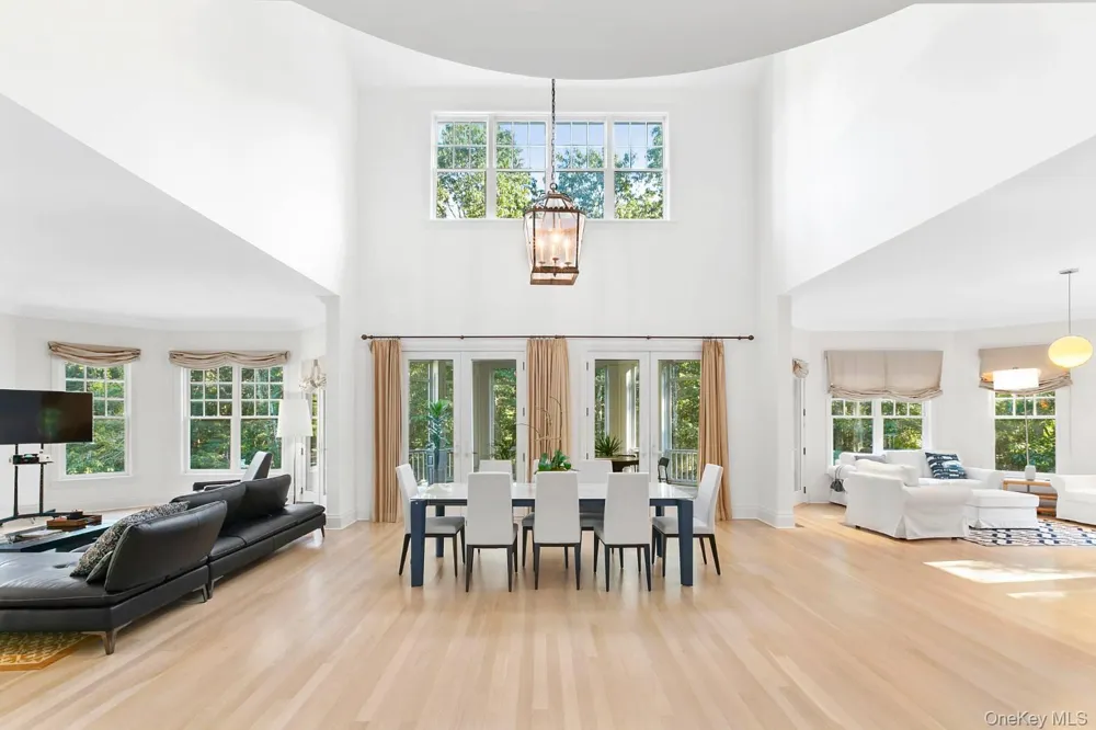 1477 Deerfield Road Water Mill, NY 11976