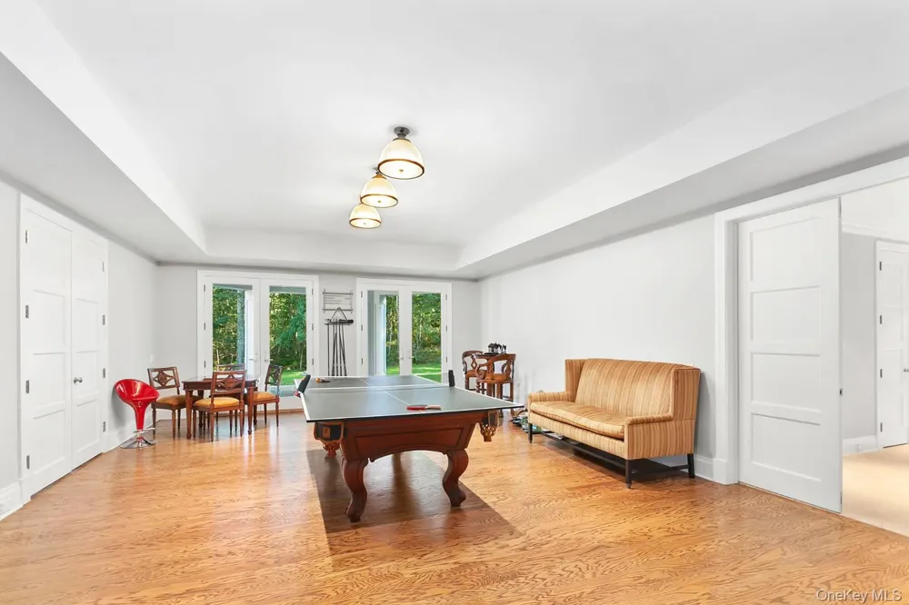 1477 Deerfield Road Water Mill, NY 11976