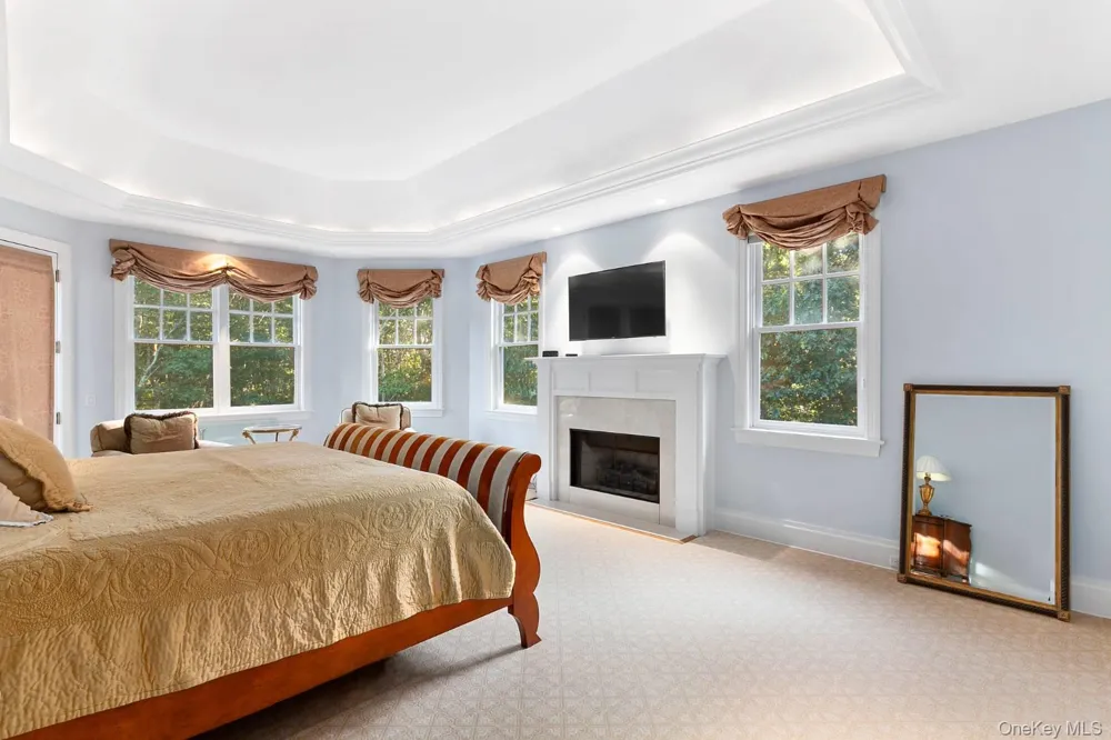 1477 Deerfield Road Water Mill, NY 11976
