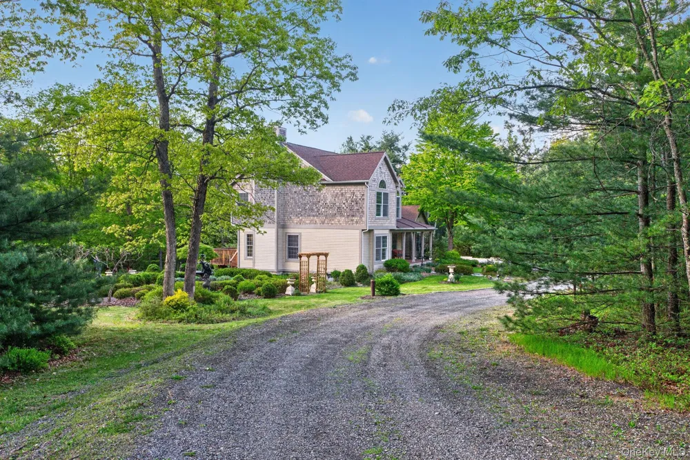 189 Bush Road Stone Ridge, NY 12484