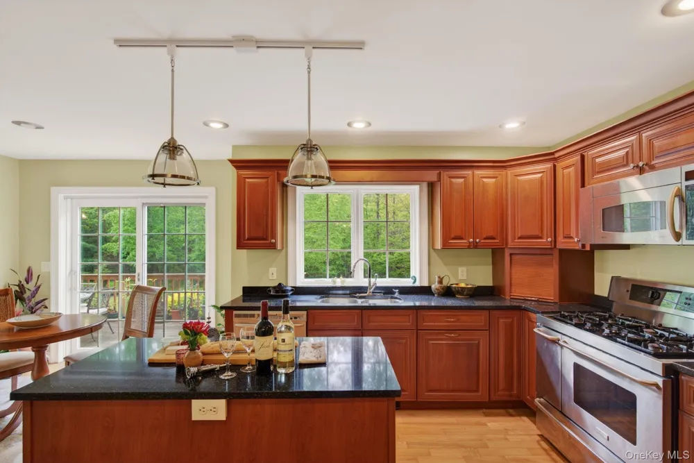 189 Bush Road Stone Ridge, NY 12484