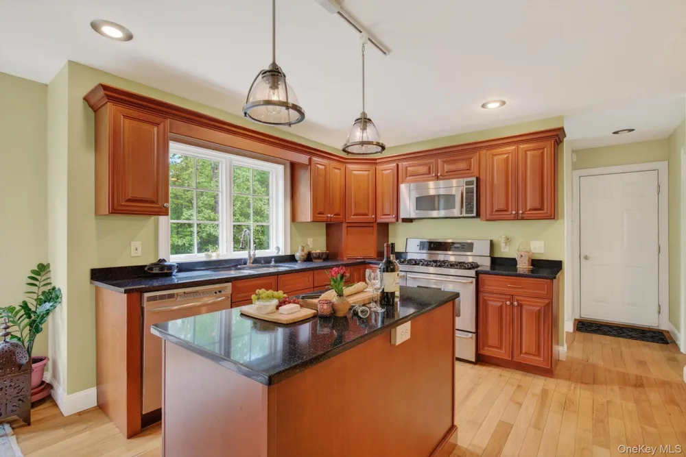 189 Bush Road Stone Ridge, NY 12484