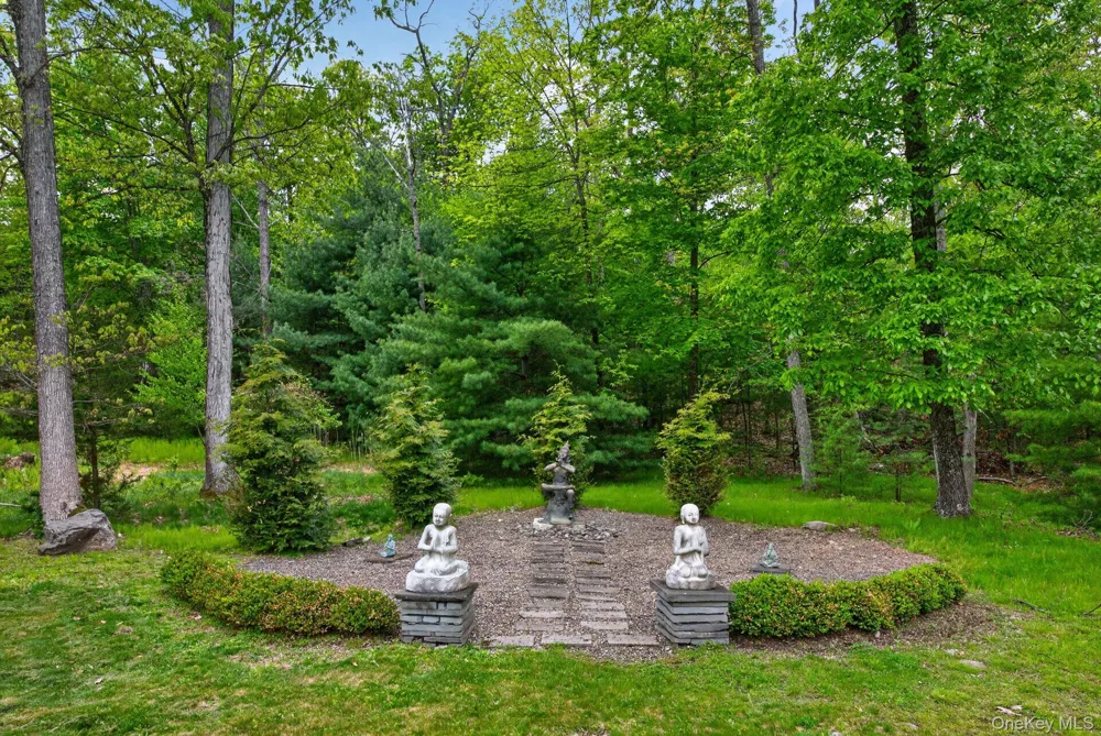 189 Bush Road Stone Ridge, NY 12484