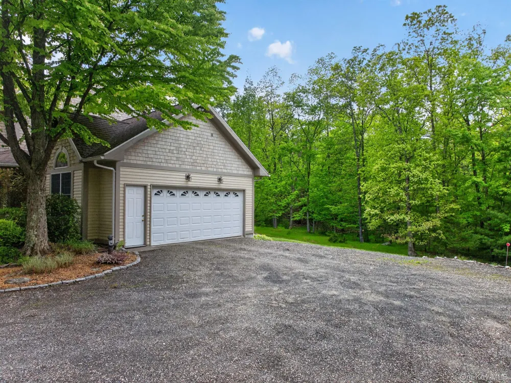 189 Bush Road Stone Ridge, NY 12484