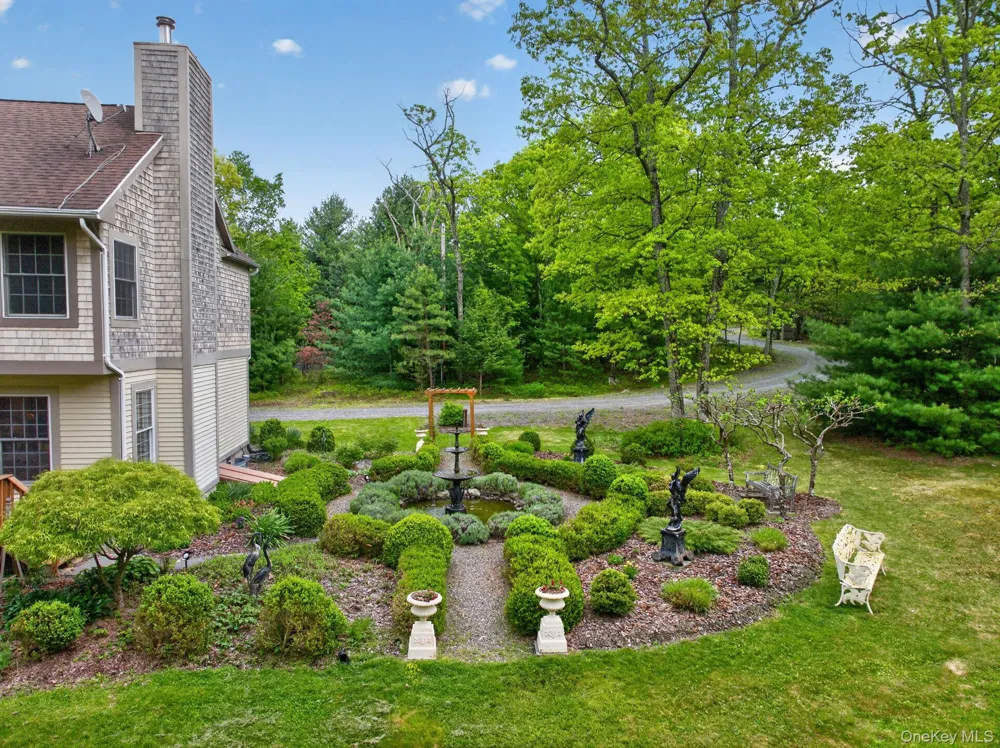 189 Bush Road Stone Ridge, NY 12484