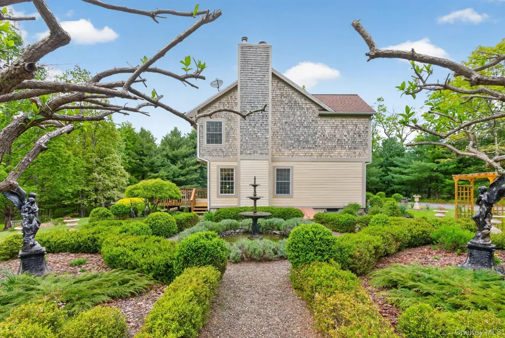 189 Bush Road Stone Ridge, NY 12484