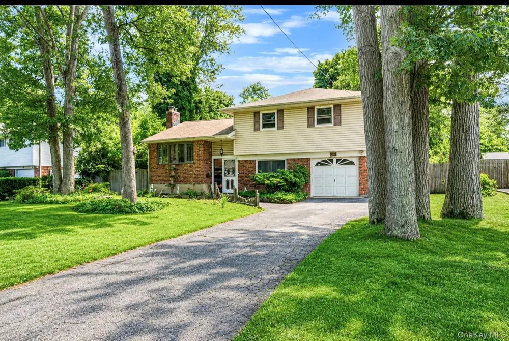 26 Harvard Lane Commack, NY 11725