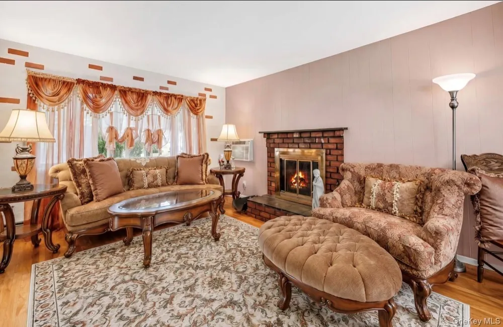 26 Harvard Lane Commack, NY 11725