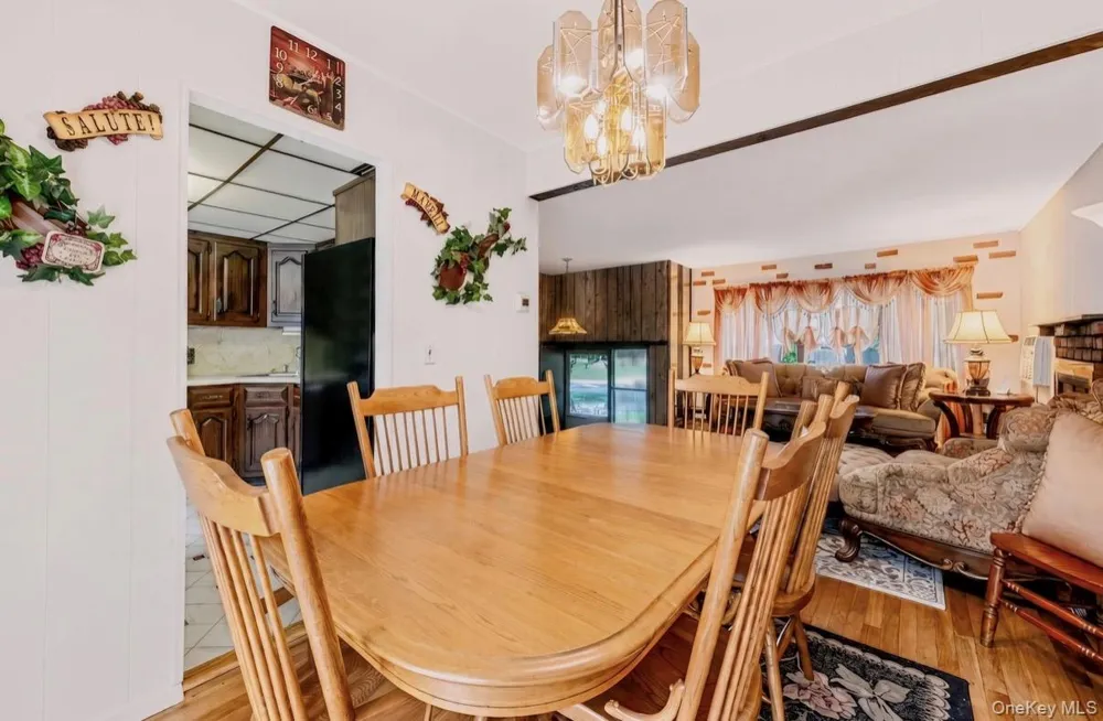 26 Harvard Lane Commack, NY 11725