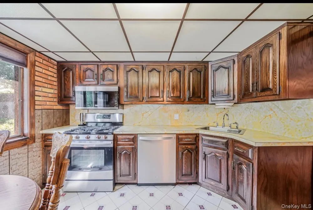 26 Harvard Lane Commack, NY 11725