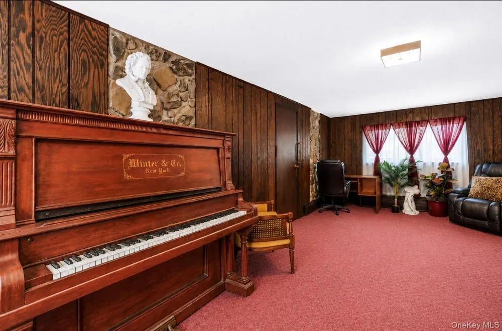 26 Harvard Lane Commack, NY 11725