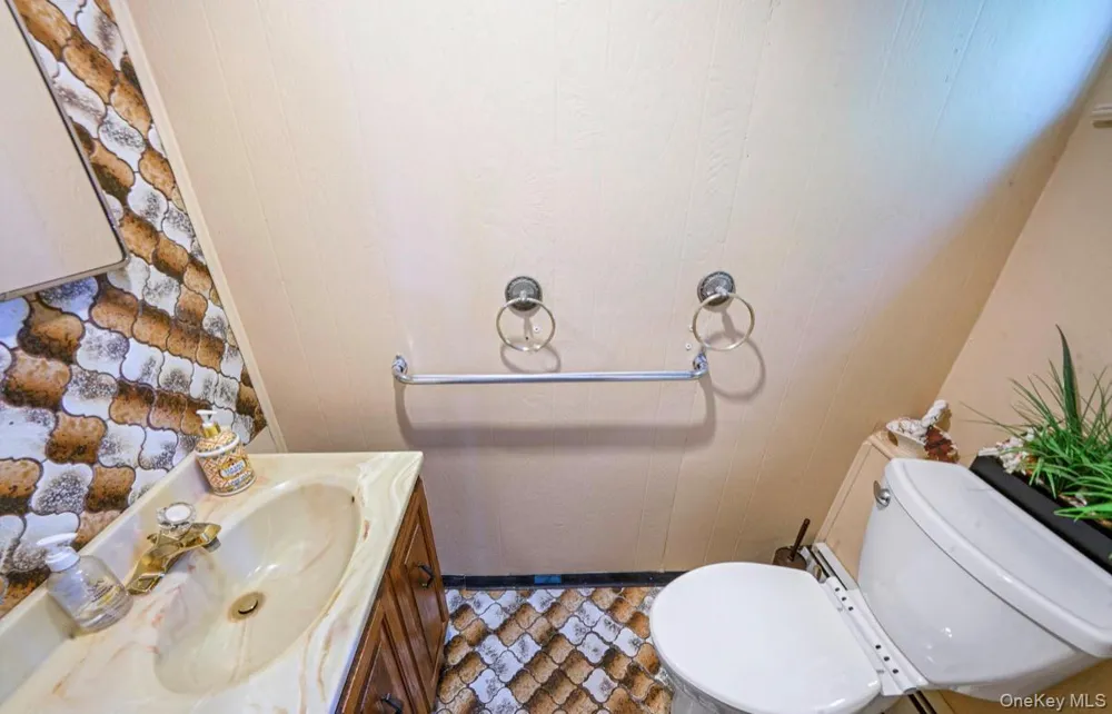 26 Harvard Lane Commack, NY 11725