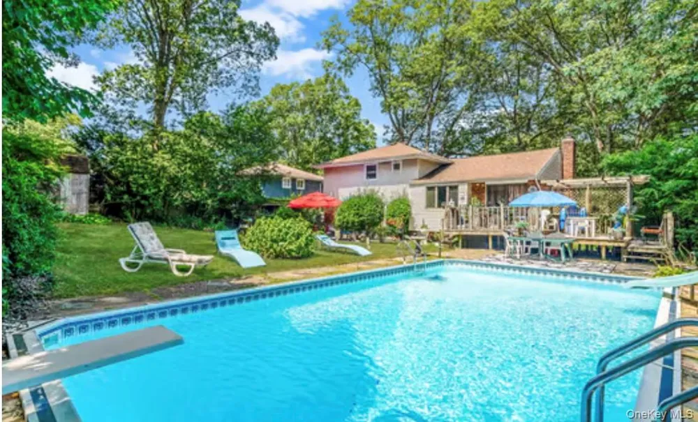 26 Harvard Lane Commack, NY 11725