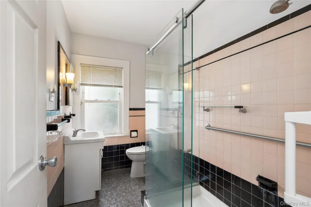8430 129th Street Kew Gardens, NY 11415