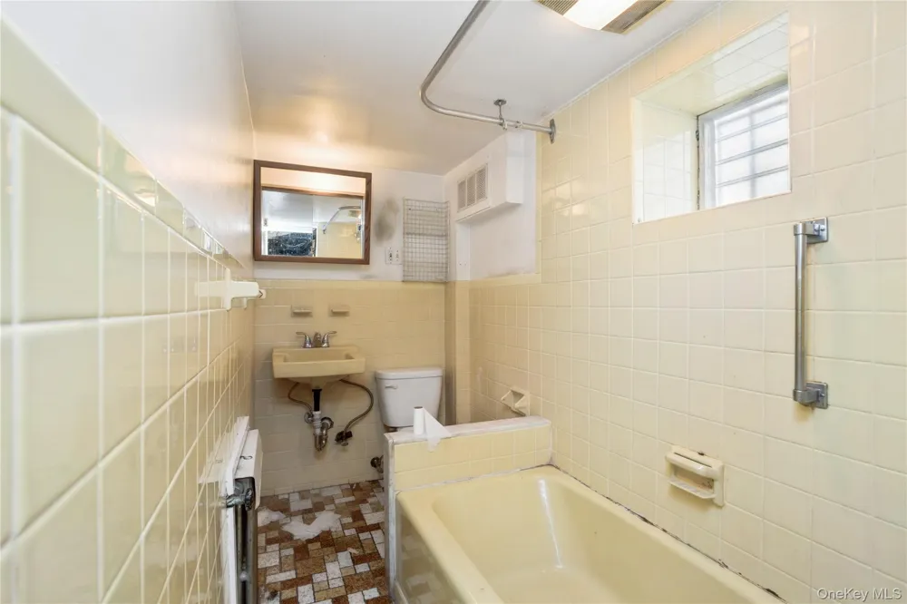 8430 129th Street Kew Gardens, NY 11415