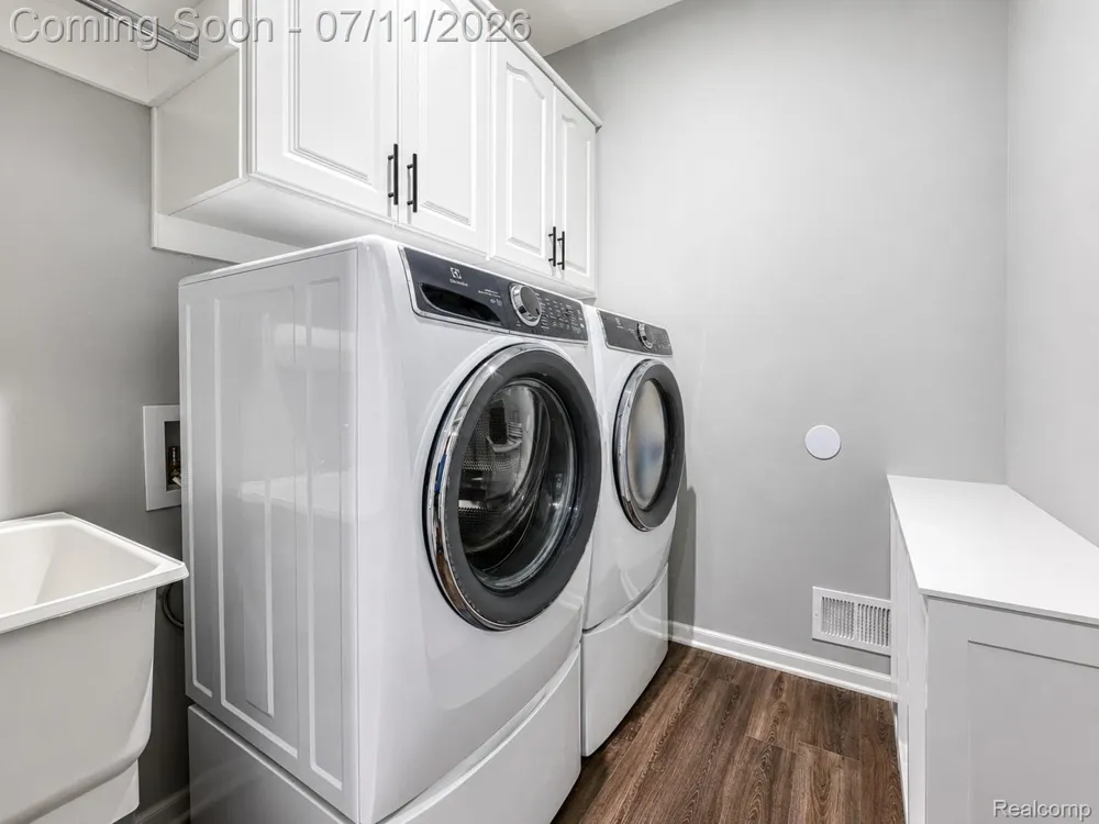 48847 Windfall Road Novi City, MI 48374