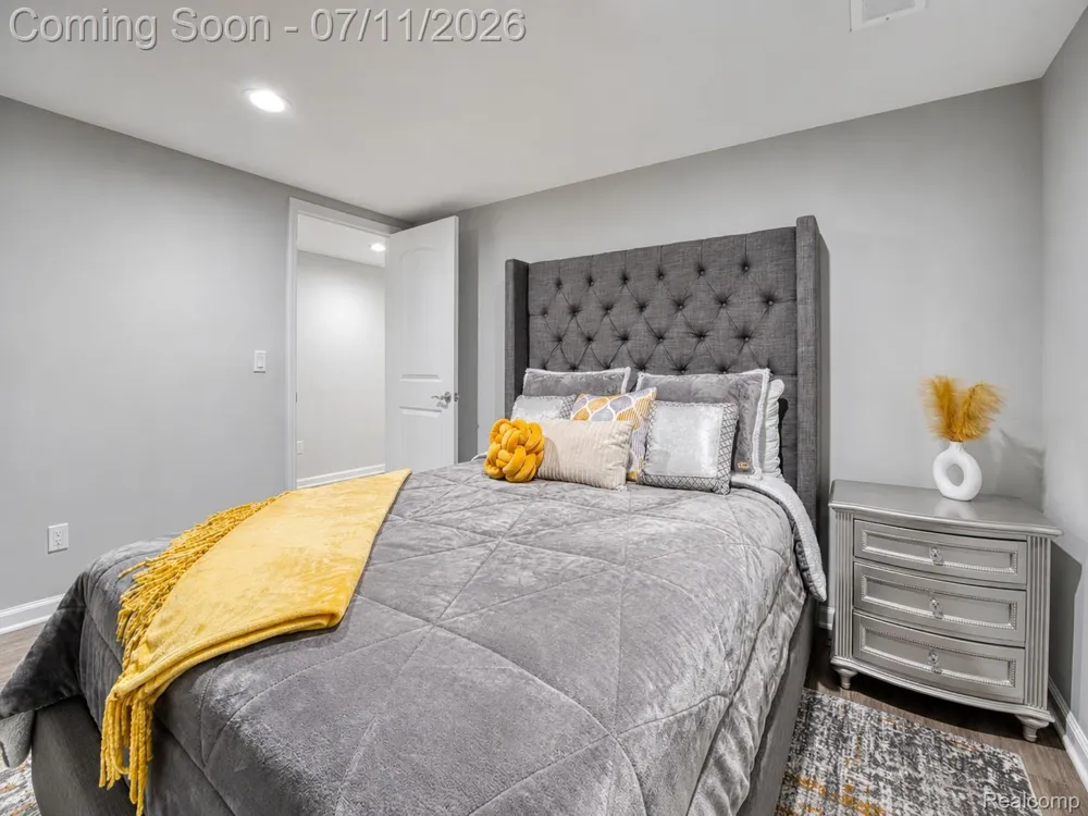 48847 Windfall Road Novi City, MI 48374