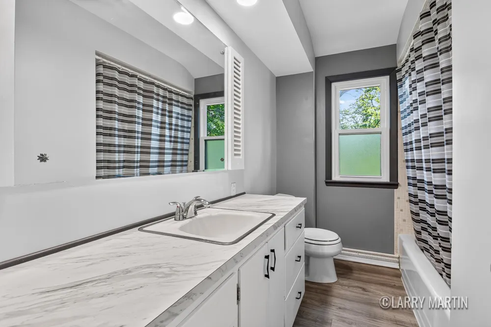 1916 Manning Avenue NW Walker City, MI 49534