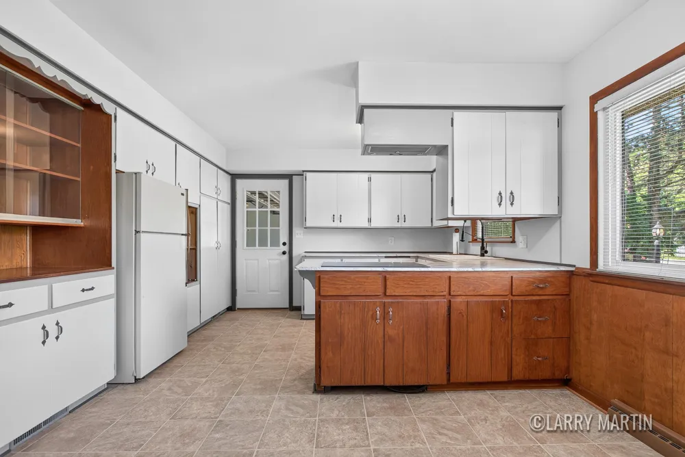 1916 Manning Avenue NW Walker City, MI 49534