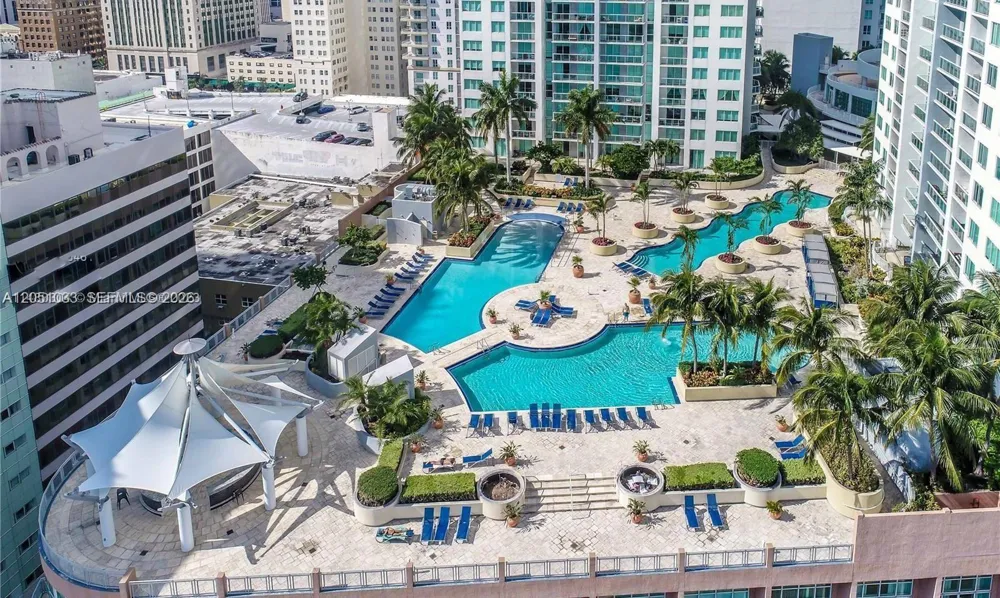 253 NE 2nd St #2510 Miami, FL 33132