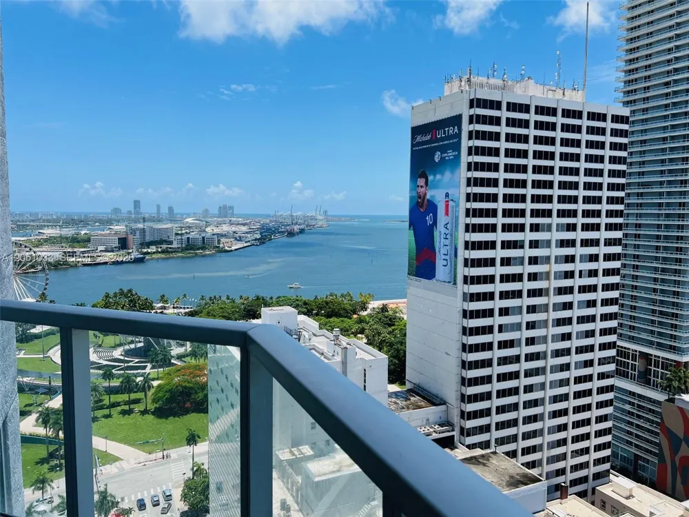 253 NE 2nd St #2510 Miami, FL 33132