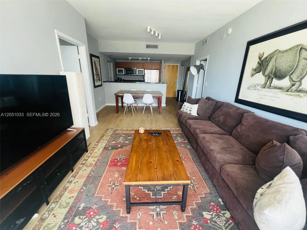 253 NE 2nd St #2510 Miami, FL 33132