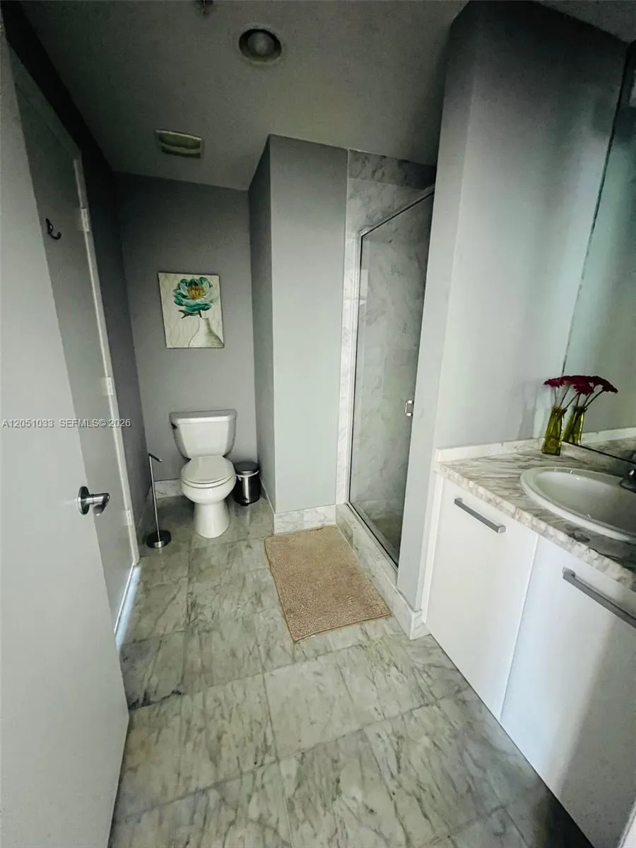 253 NE 2nd St #2510 Miami, FL 33132