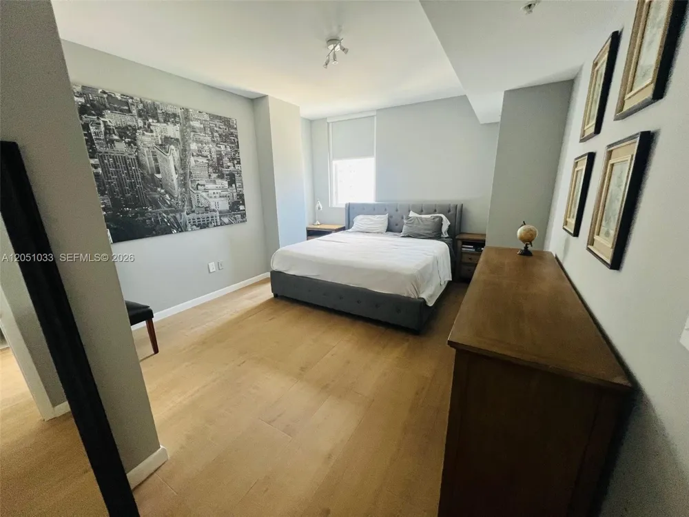 253 NE 2nd St #2510 Miami, FL 33132