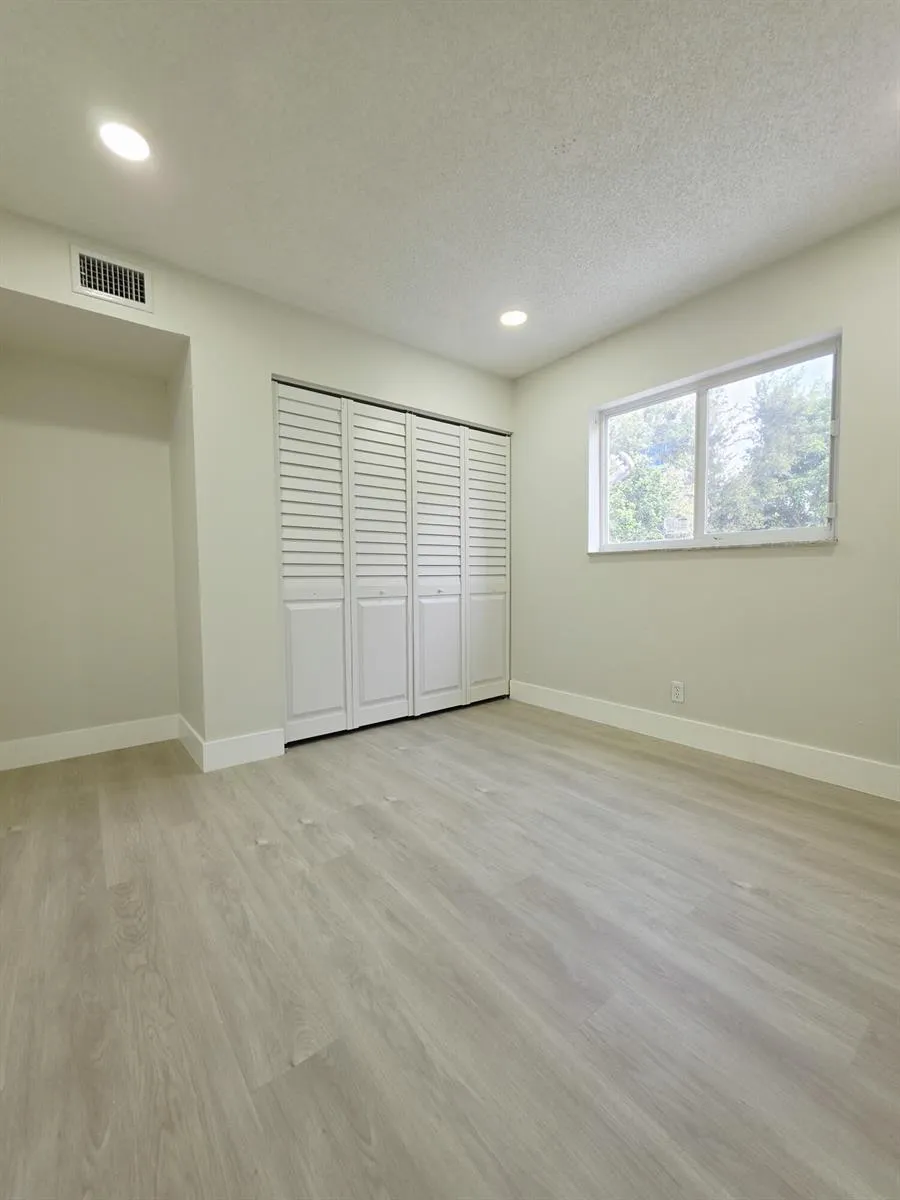8090 NW 12th Street #D Margate, FL 33063