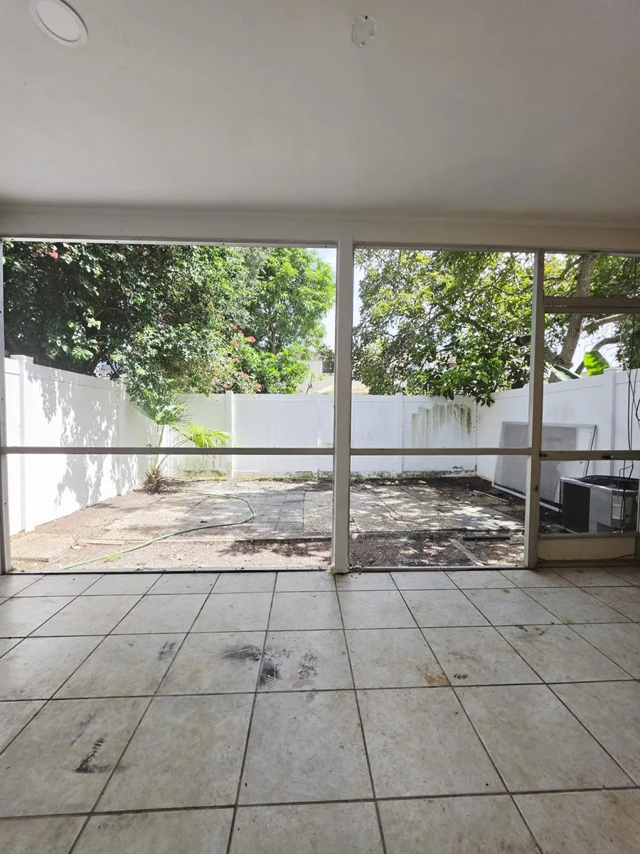 8090 NW 12th Street #D Margate, FL 33063