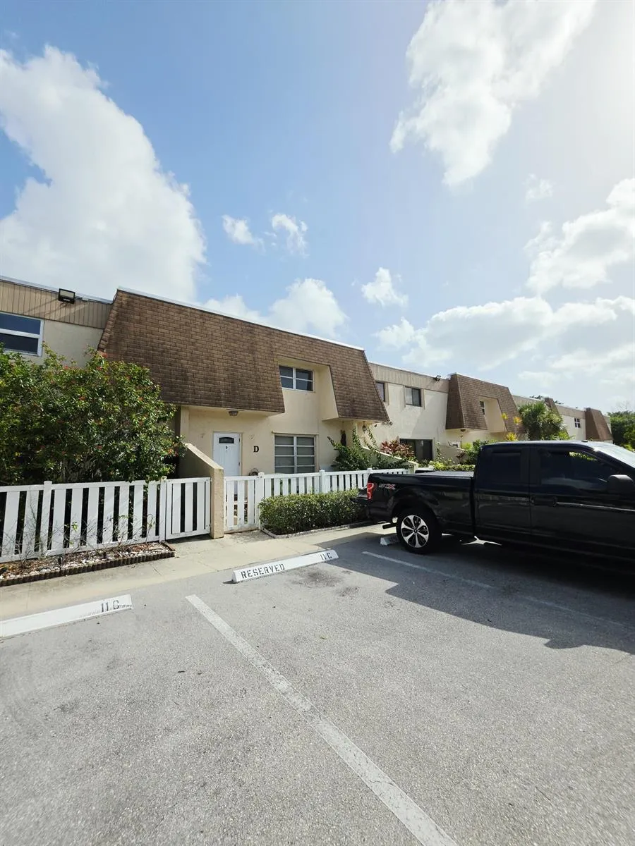 8090 NW 12th Street #D Margate, FL 33063