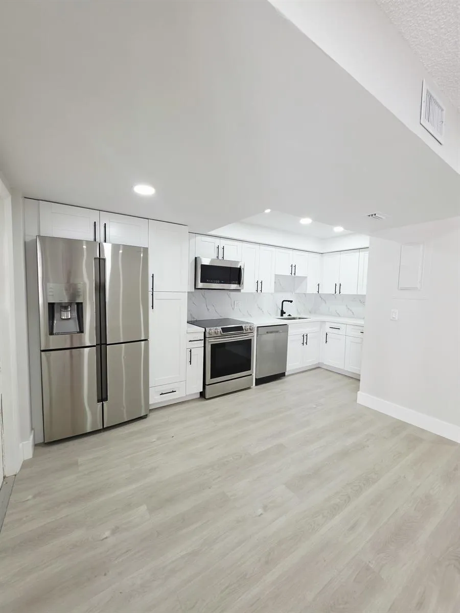 8090 NW 12th Street #D Margate, FL 33063