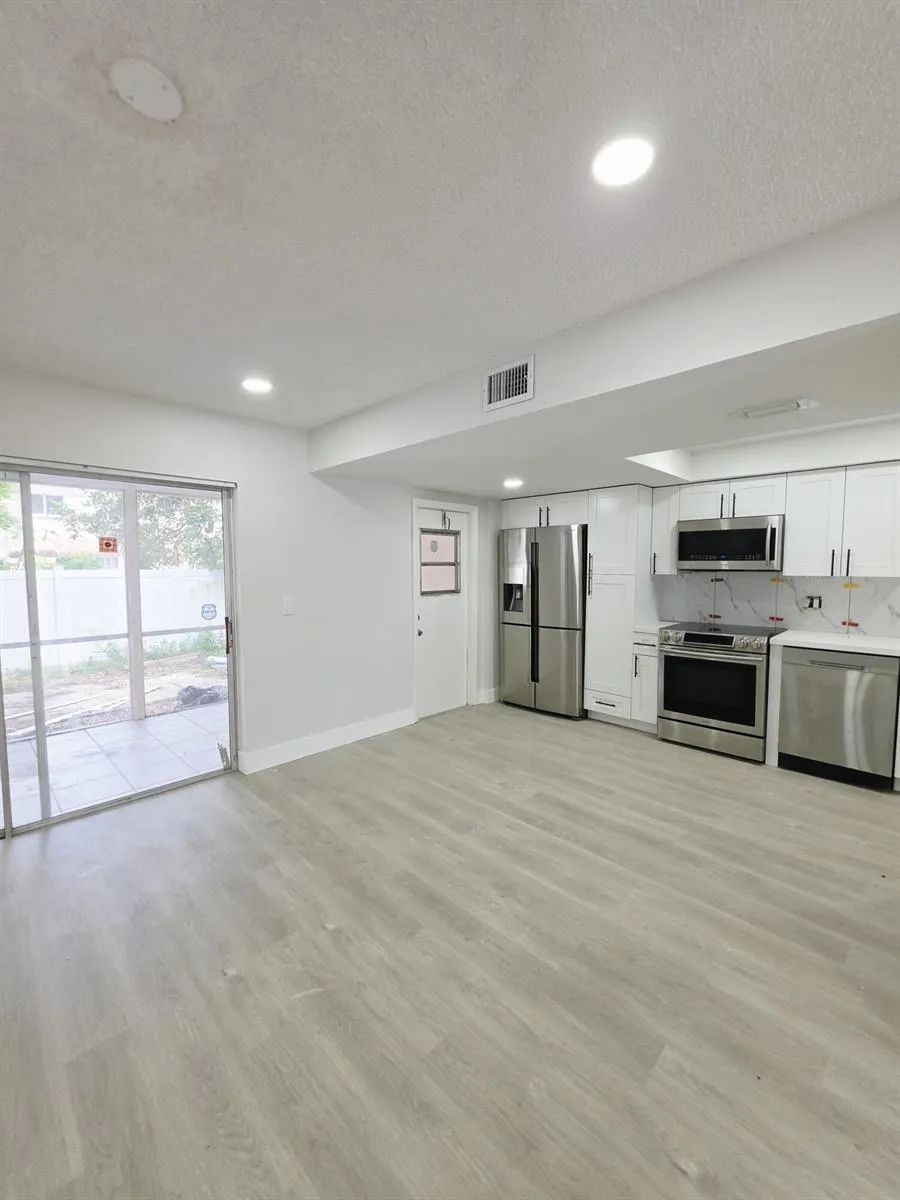 8090 NW 12th Street #D Margate, FL 33063