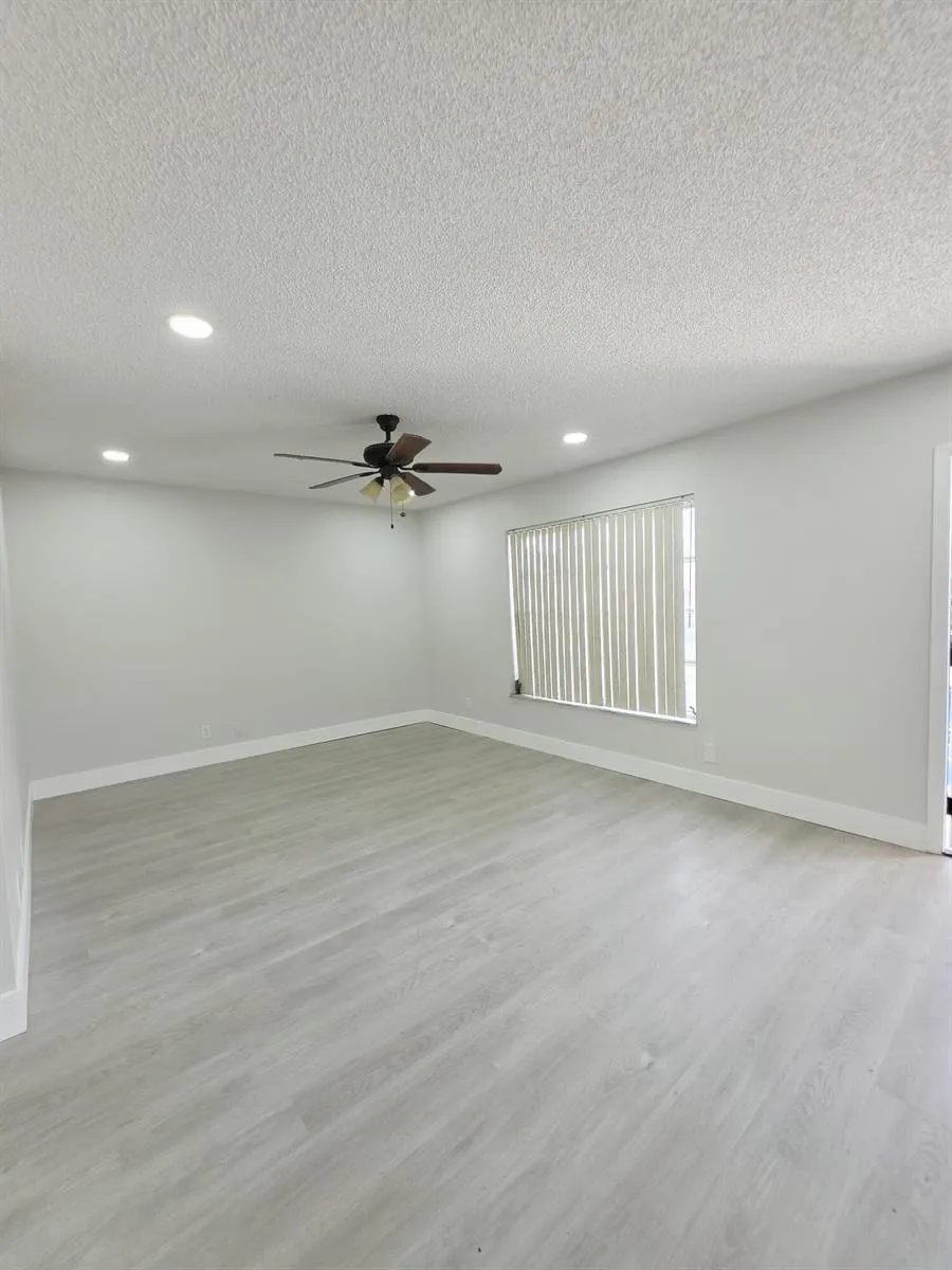 8090 NW 12th Street #D Margate, FL 33063
