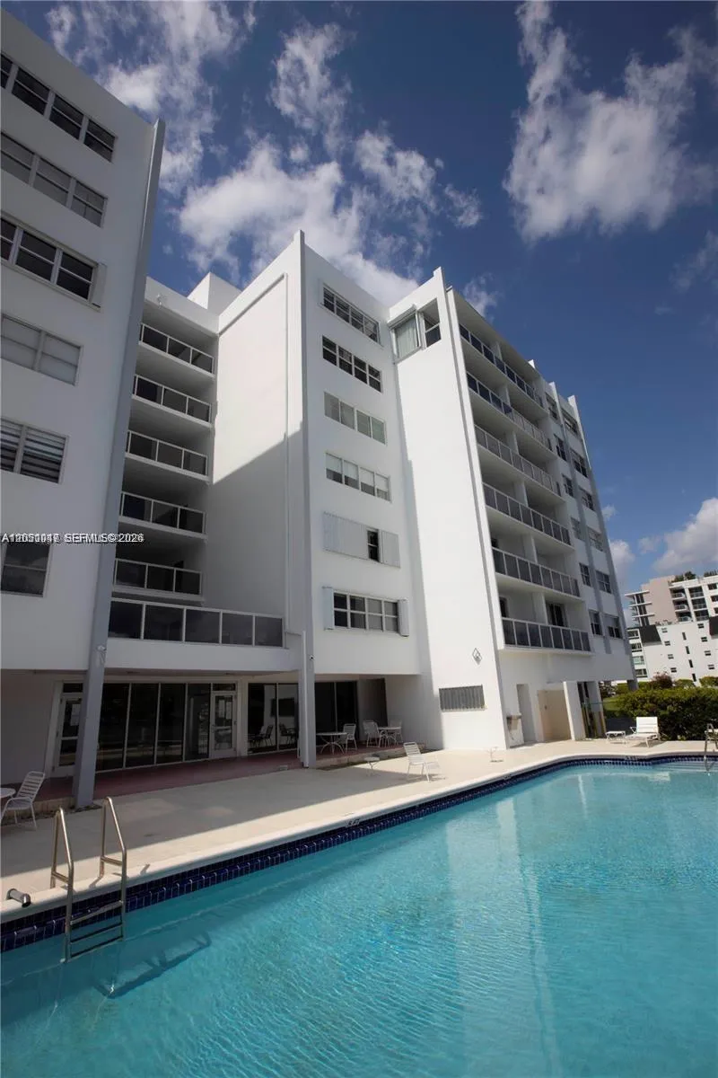 9381 E Bay Harbor Dr #302S Bay Harbor Islands, FL 33154