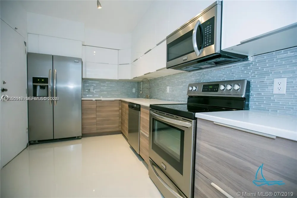9381 E Bay Harbor Dr #302S Bay Harbor Islands, FL 33154