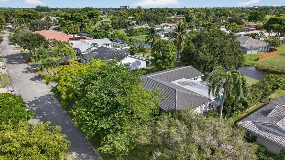 2421 NW 114th Avenue Coral Springs, FL 33065
