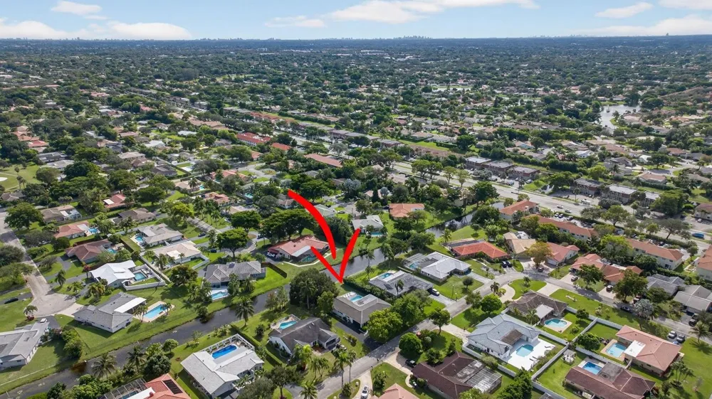 2421 NW 114th Avenue Coral Springs, FL 33065