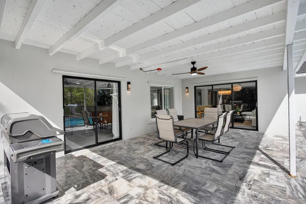2421 NW 114th Avenue Coral Springs, FL 33065